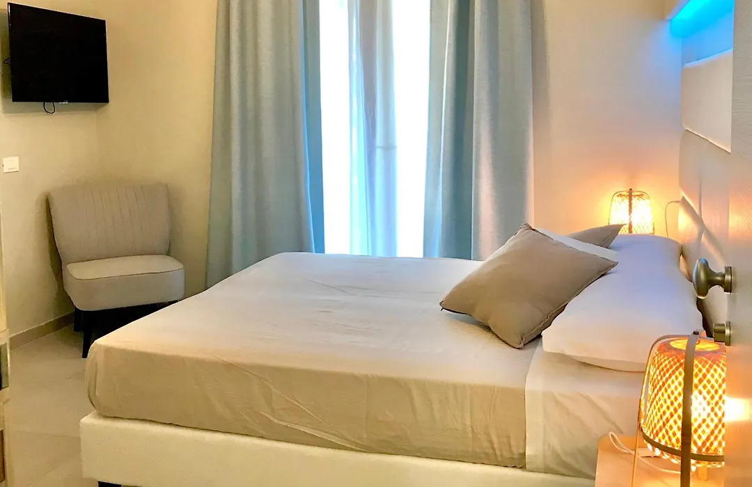 Esmeralda'S Rooms-1